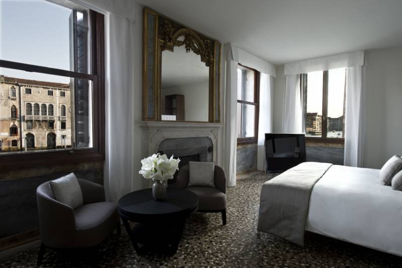 Aman Canal Grande Venice - Suite Bedroom