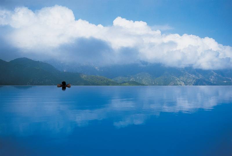 Between sea and sky - Infinity Pool at Hotel Caruso