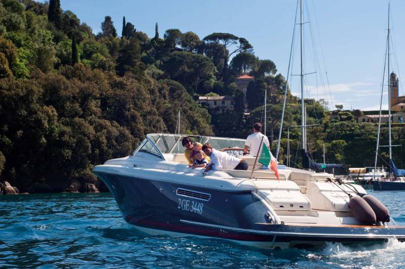 Discover the beauties of the Ligurian Coast on board of the hotel's motor Launch Chris-Craft Corsair 36