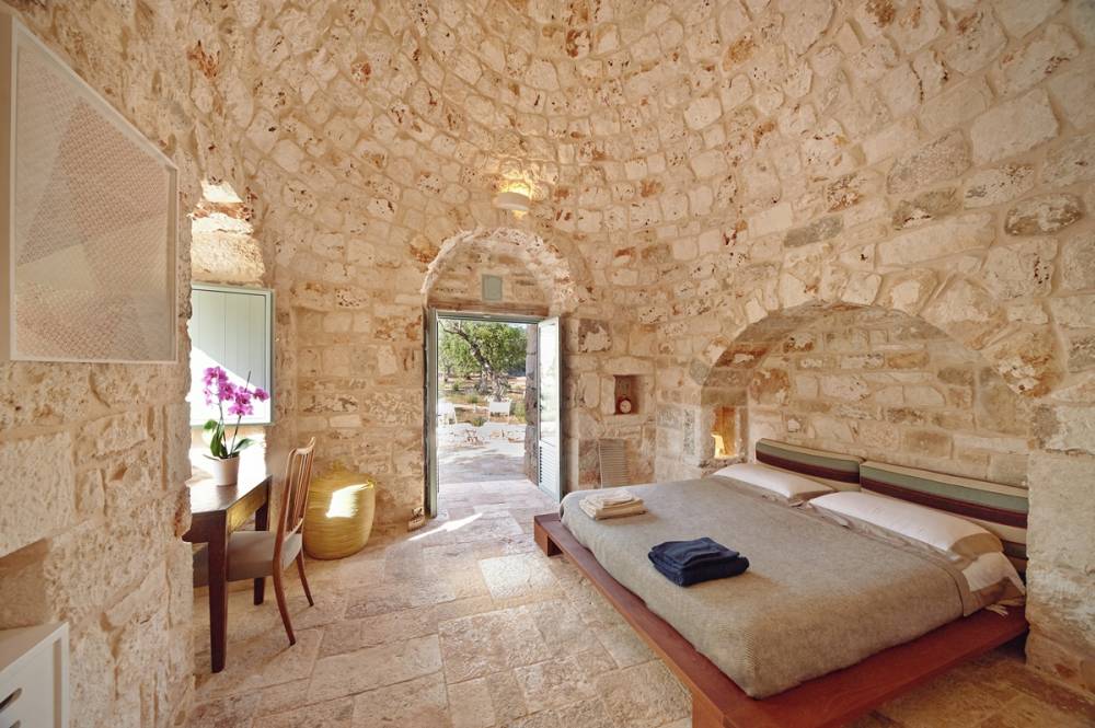 Bedroom-luxury-villa-in-Puglia