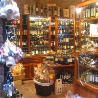Bottle shops in Tuscany