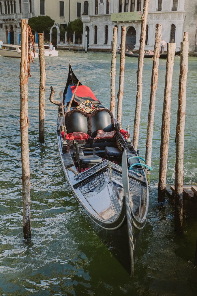 Venice Private Gondola Ride & Photographic Tour / Italian Allure Travel Pty Ltd