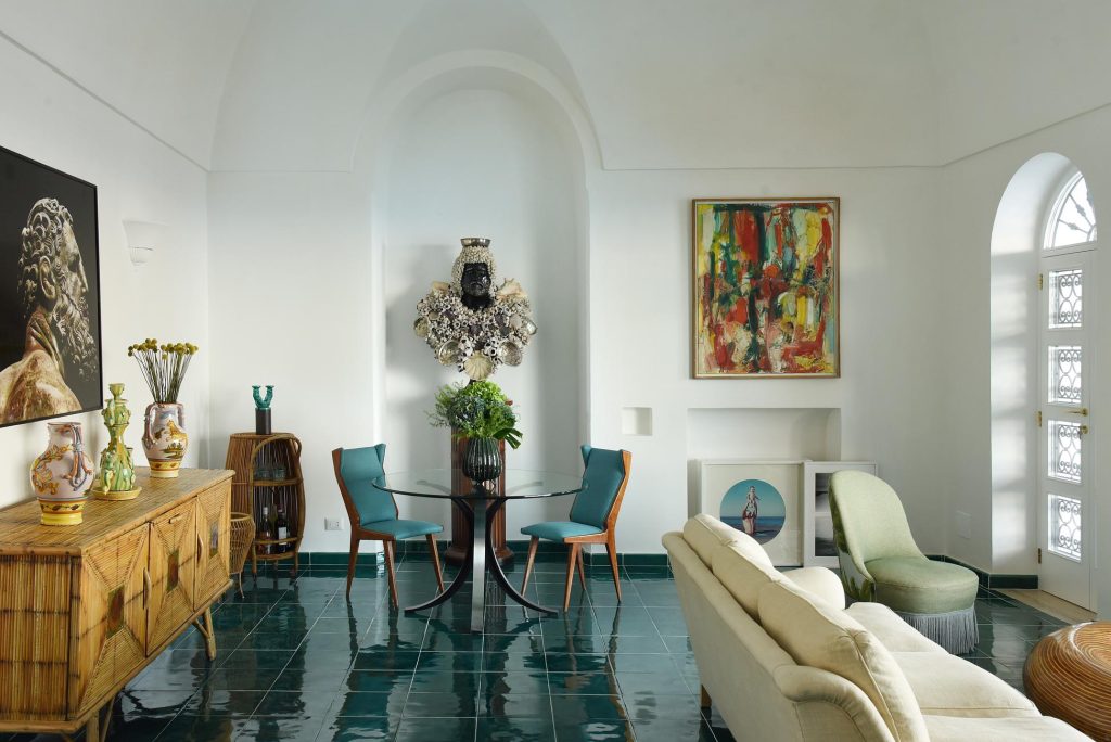 elegant interiors LE SCULPTURE VILLA Capri island 