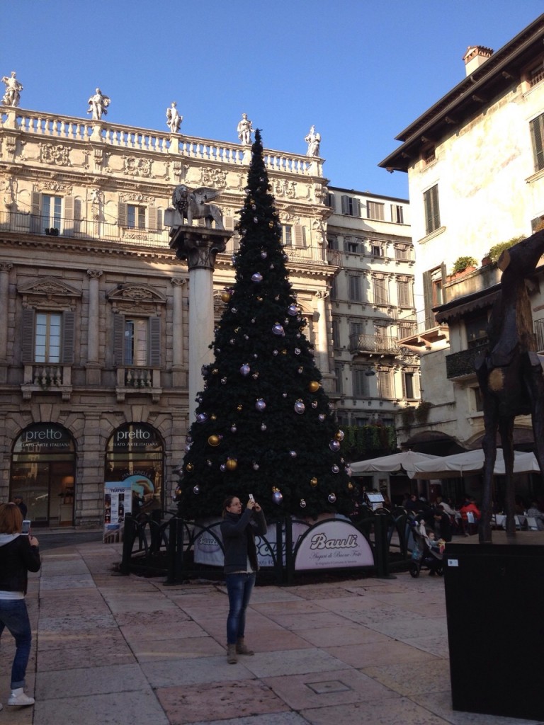Merry Christmas from Verona Italy : Italian Allure Travel Pty Ltd