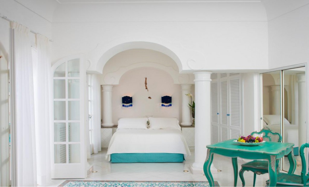 Exclusive luxury suites in Positano for private holiday rental - info@italianalluretravel.com