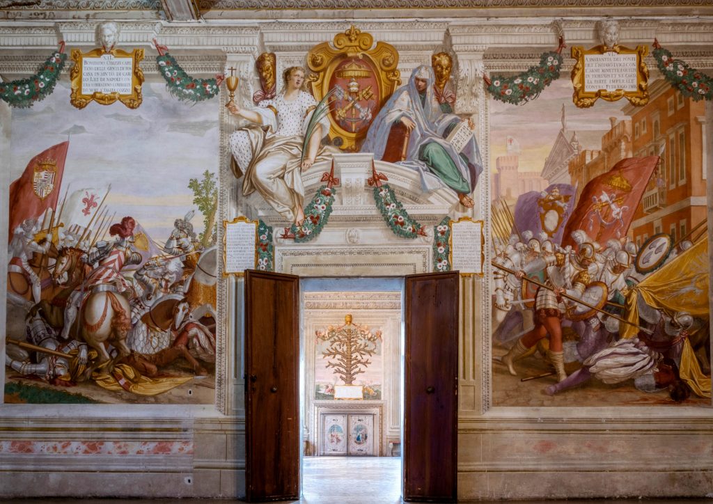 Palace Frescoes - Private Experience in Italy